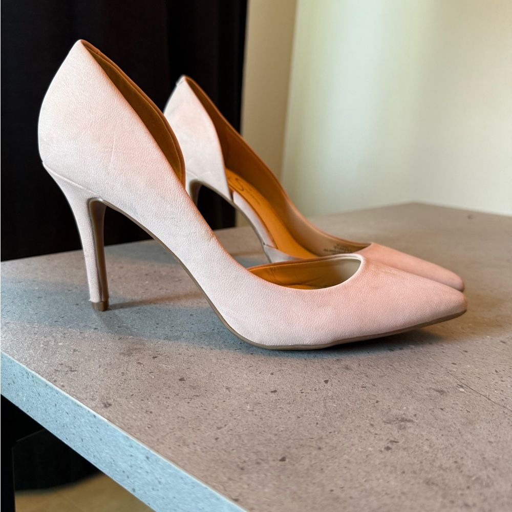 NUDE HEELS BY JESSICA SIMPSON